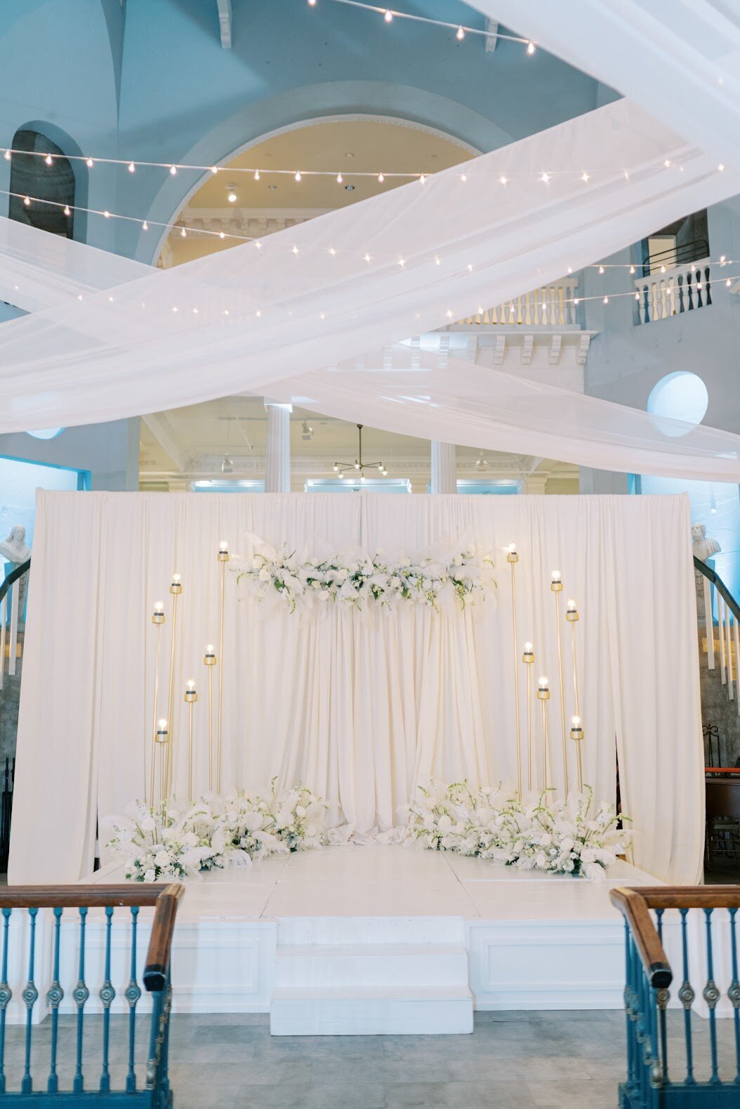 candles and floral ceremony pilars
