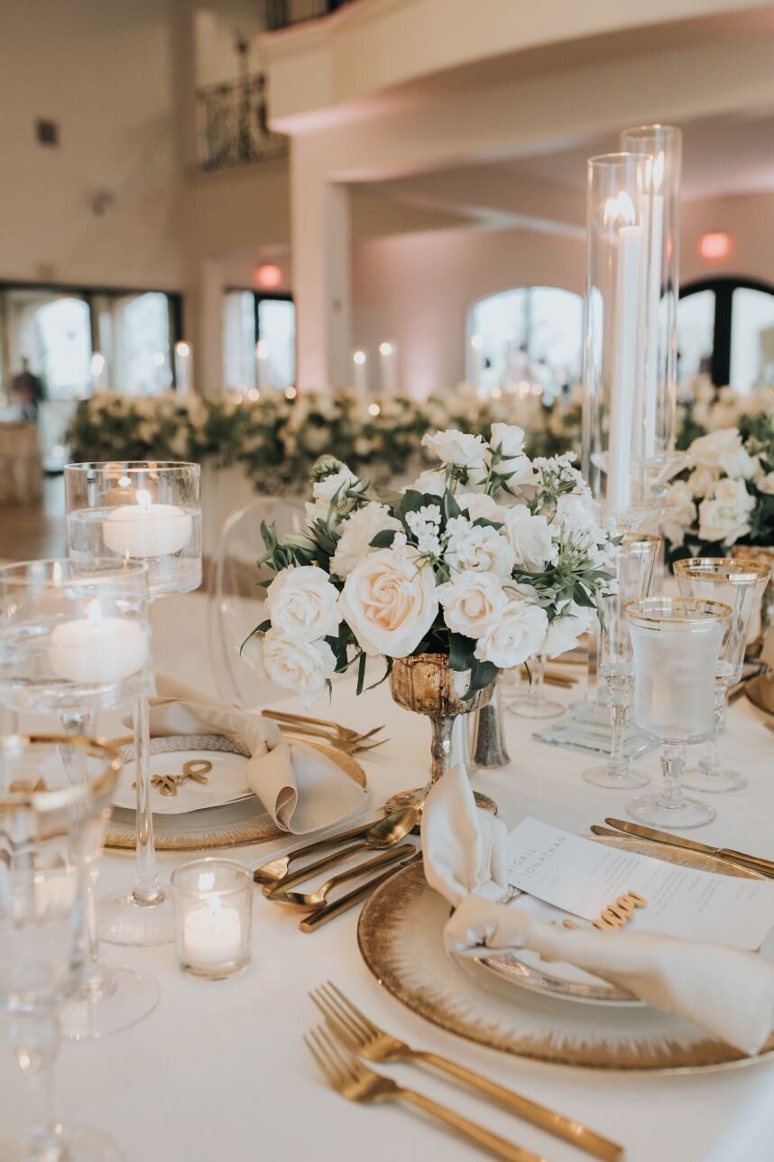 glam white and gold plate setting