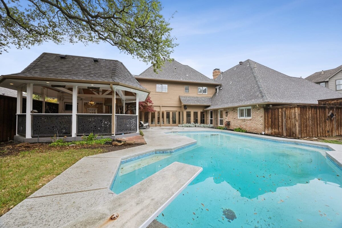 17828_cedar_creek_canyon_dallas_tx_backyard_pool_and_pavilion_-_privacy_fence_and_dive_board_-_haven_realty_group