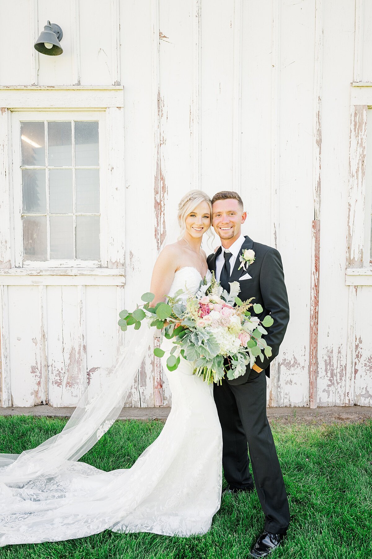 The-white-barn-wedding-bride-and-groom-portraits 2