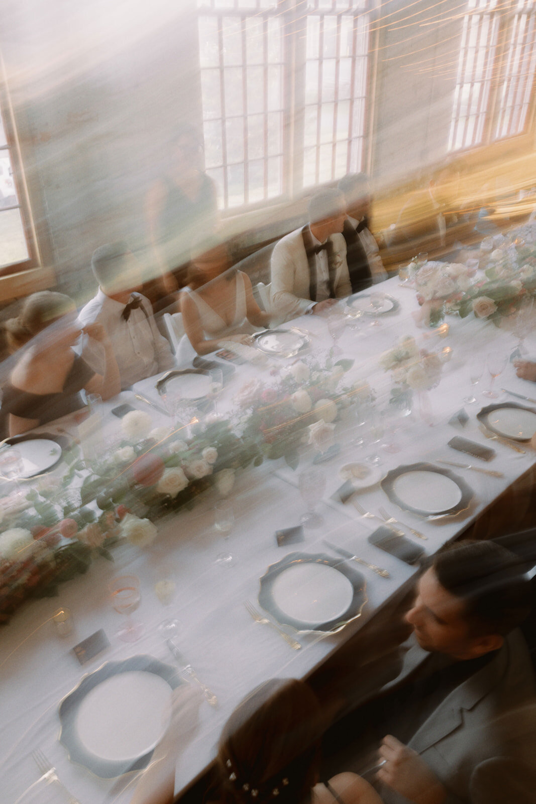 blurry-film-wedding-reception
