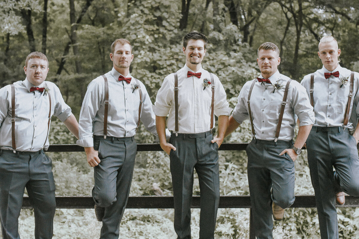 wedding bridal party | Iowa wedding photographer | Iowa Photographer | Playlife | Cedar Rapids | Iowa City | Kalona | Alaynna Ann Schwartz-54