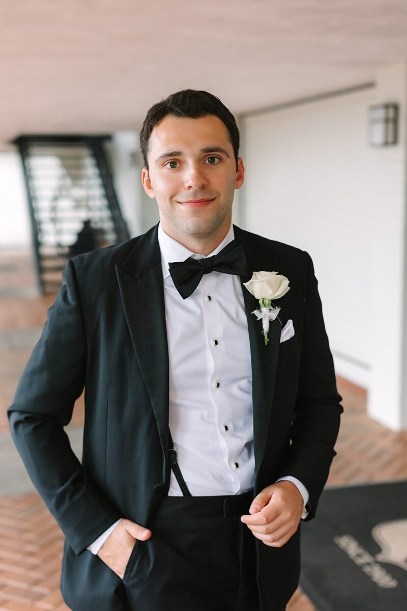 groom-relaxed-prep-evansville-country-club12