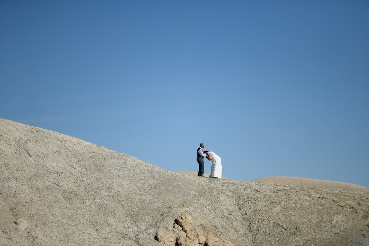10.19.20 Elopement at Alstrom Point Vicky and Paige Photography by Terri Attridge-88