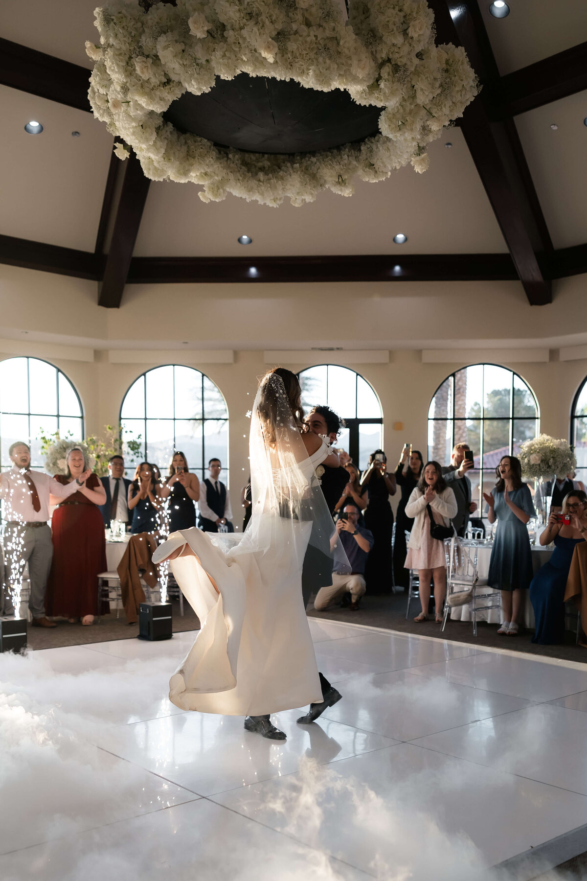 118_riskyexposure_marley-simon_las-vegas-elopement-photography