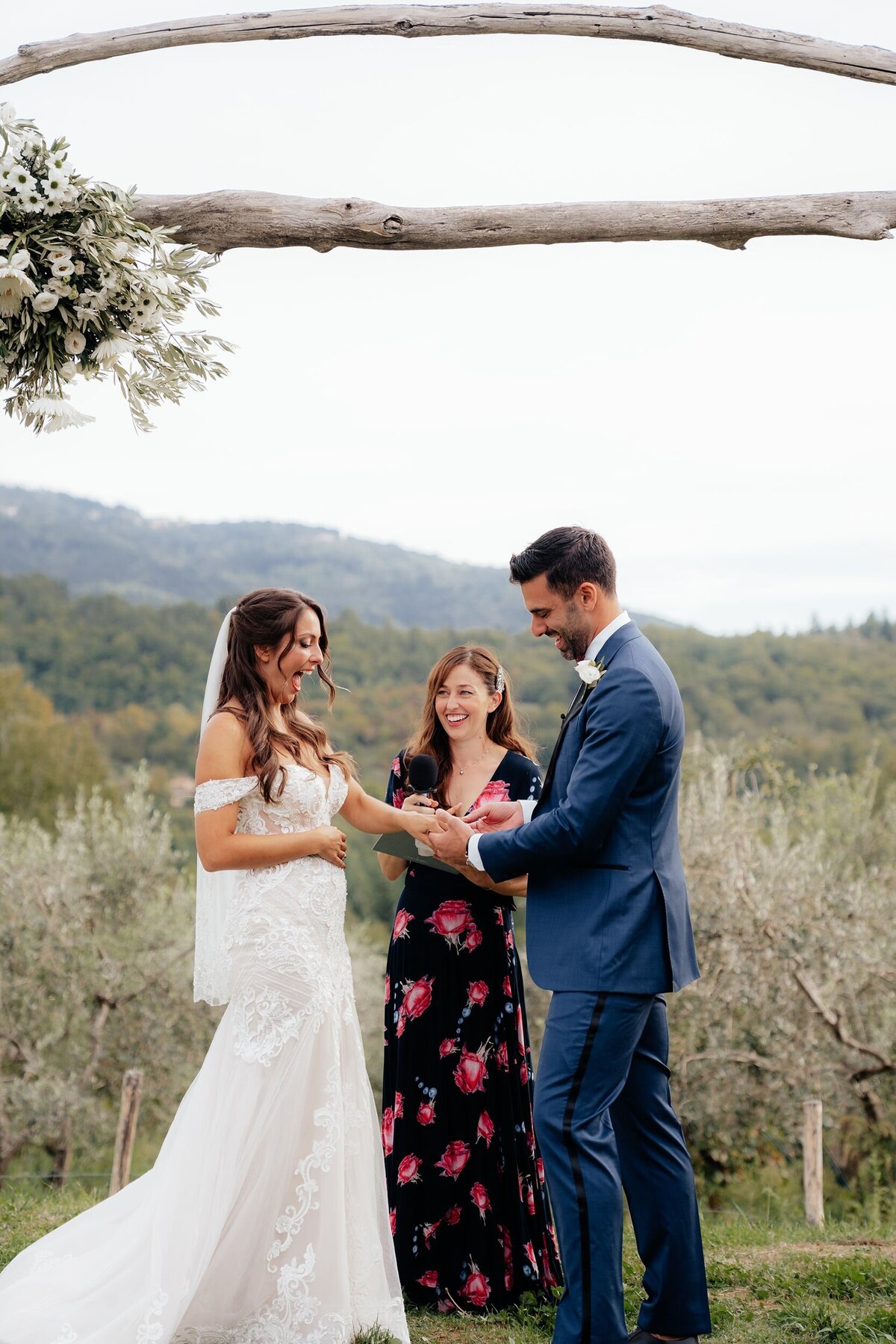 Pete-and-Brenna-Tuscany-Italy-Destination-Wedding-15