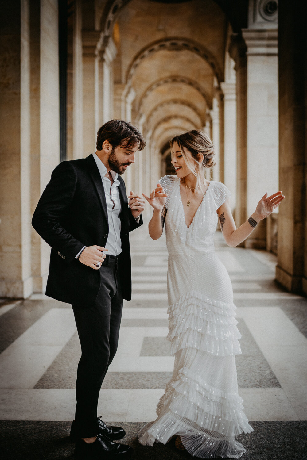 Hochwertig-heiraten-in-Paris-in-hochzeitskleid-temperleybridal-von-LeafandLace-Bridal-fotografiert-durch-Japeg-Photo-und-Film-7