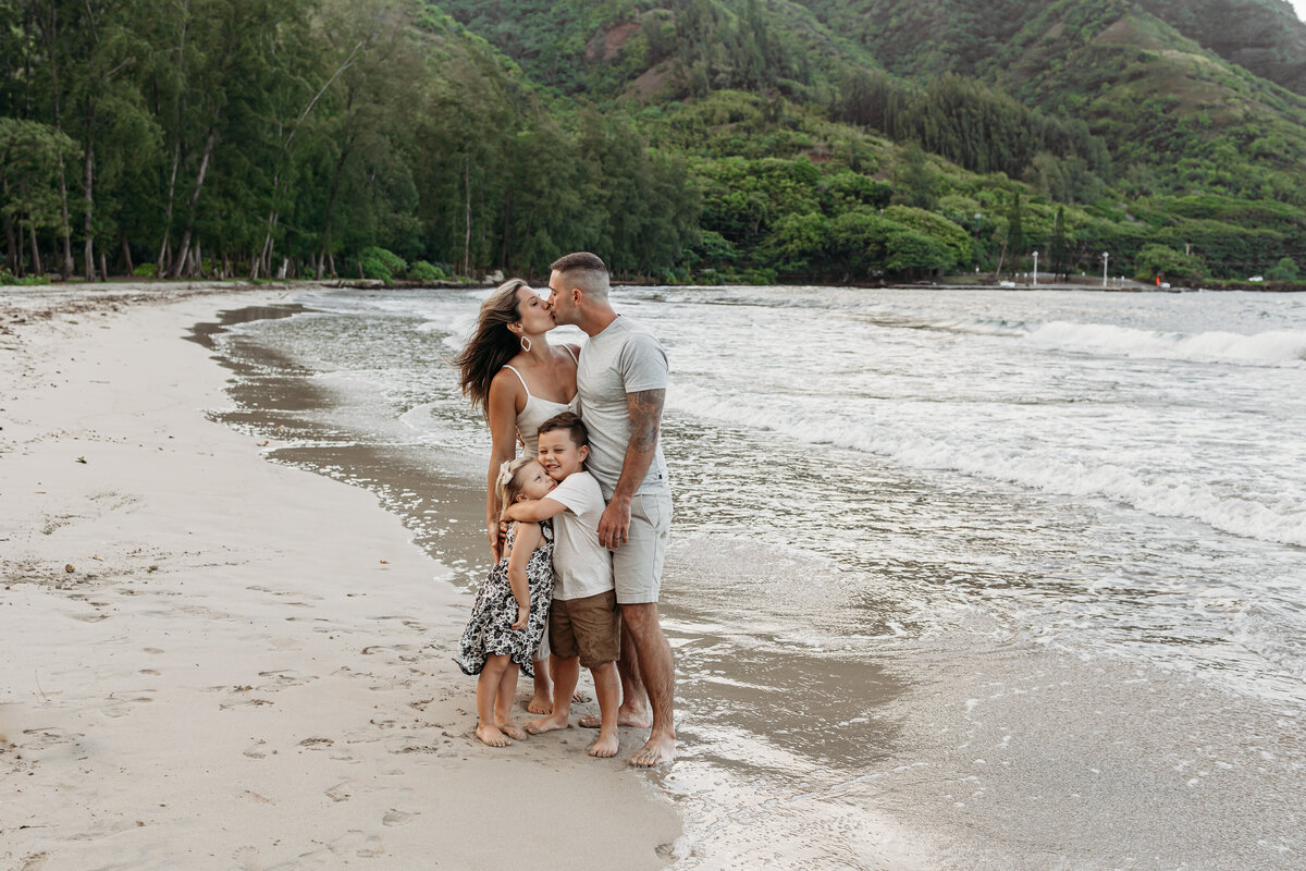 kahana-bay-beach-family-photos-55