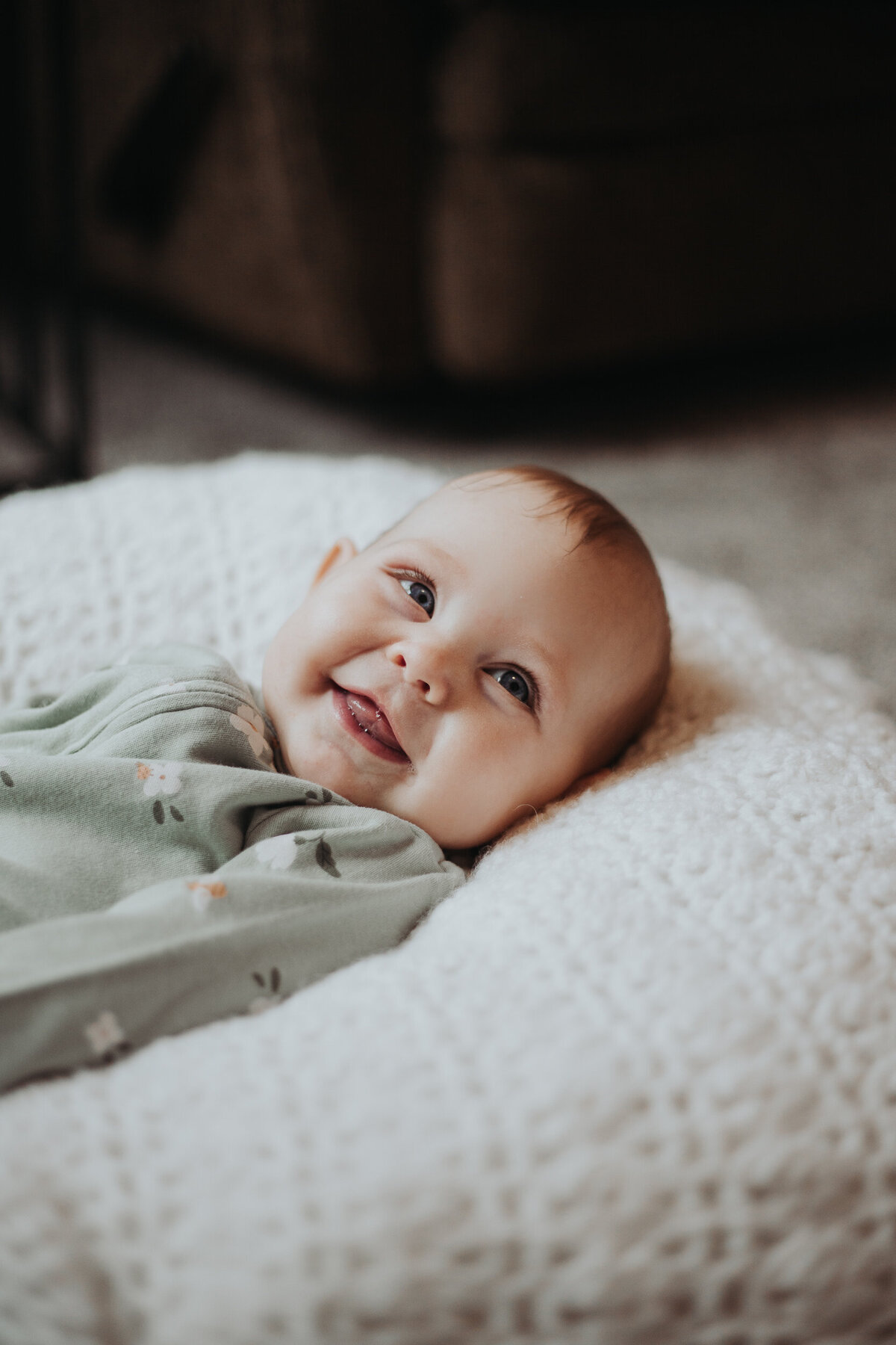 schultz-family-3-month-26