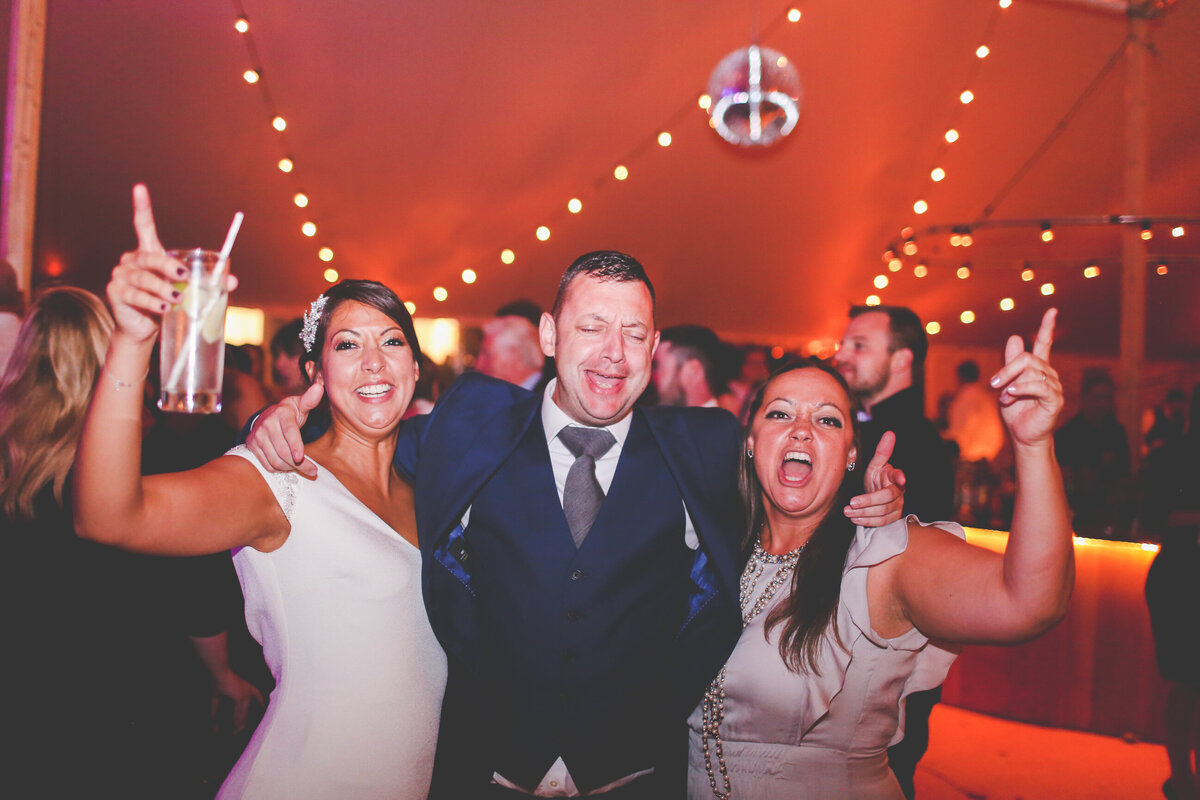 YORKSHIRE-WEDDING-LOTS-OF-LAUGHTER-MARQUEE-AND-CHUCH-0091