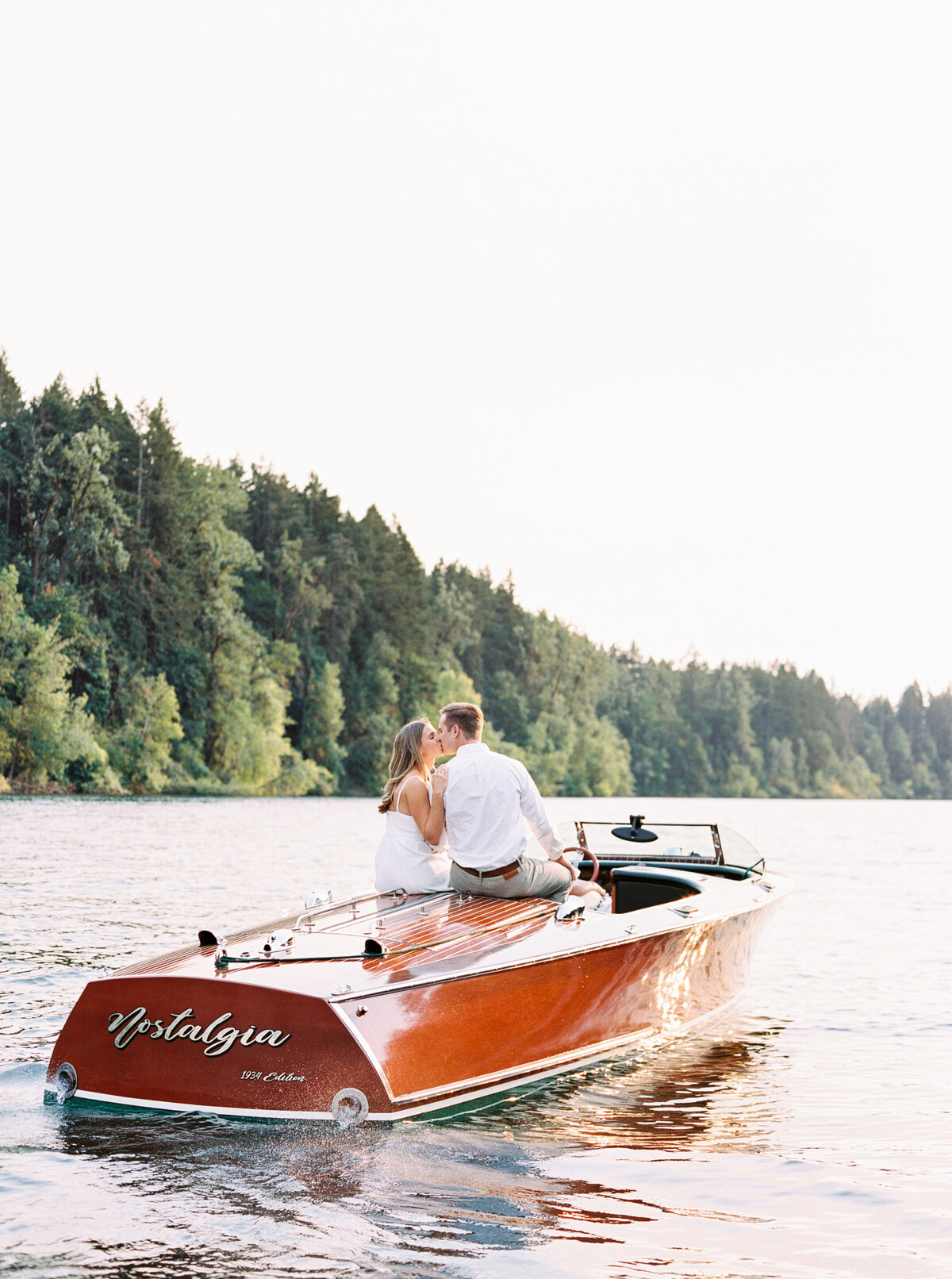 boat-engagement-session-photos-insipiration-by-the-tenneys-portland-oregon-photography-01