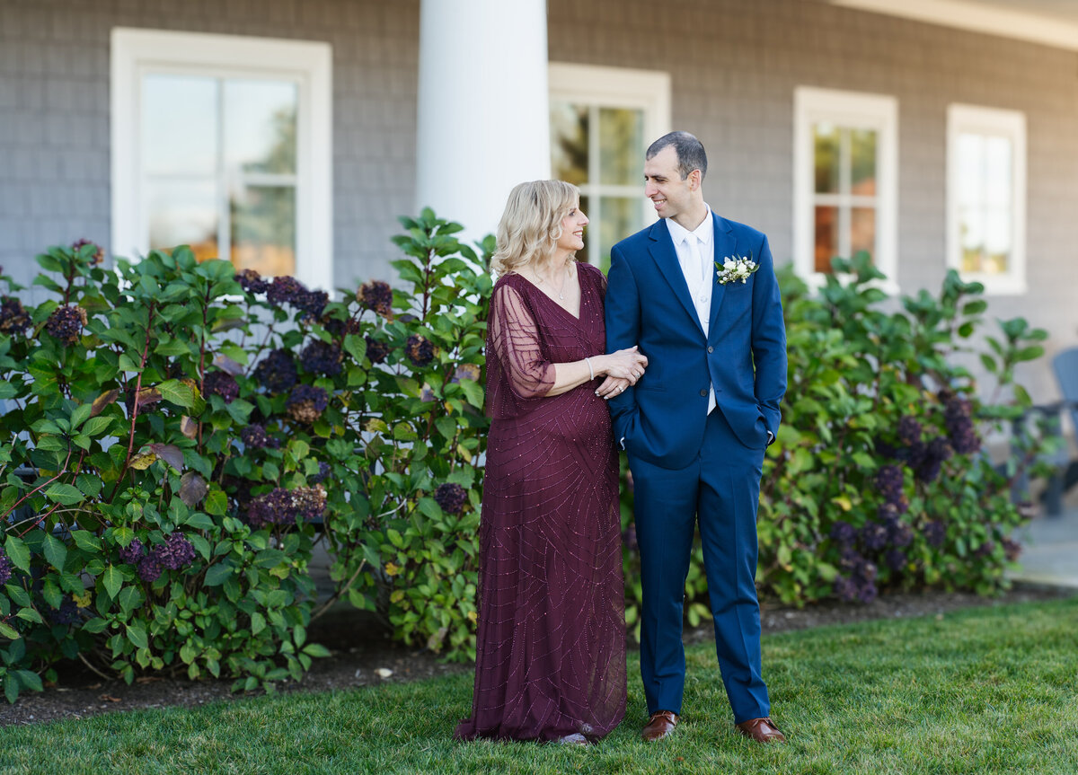 Elegant wedding decor and florals at Waverly Oaks venue