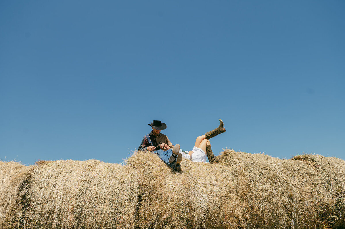 presley-gray-photo-haybale-forest-montana-elopement-7315
