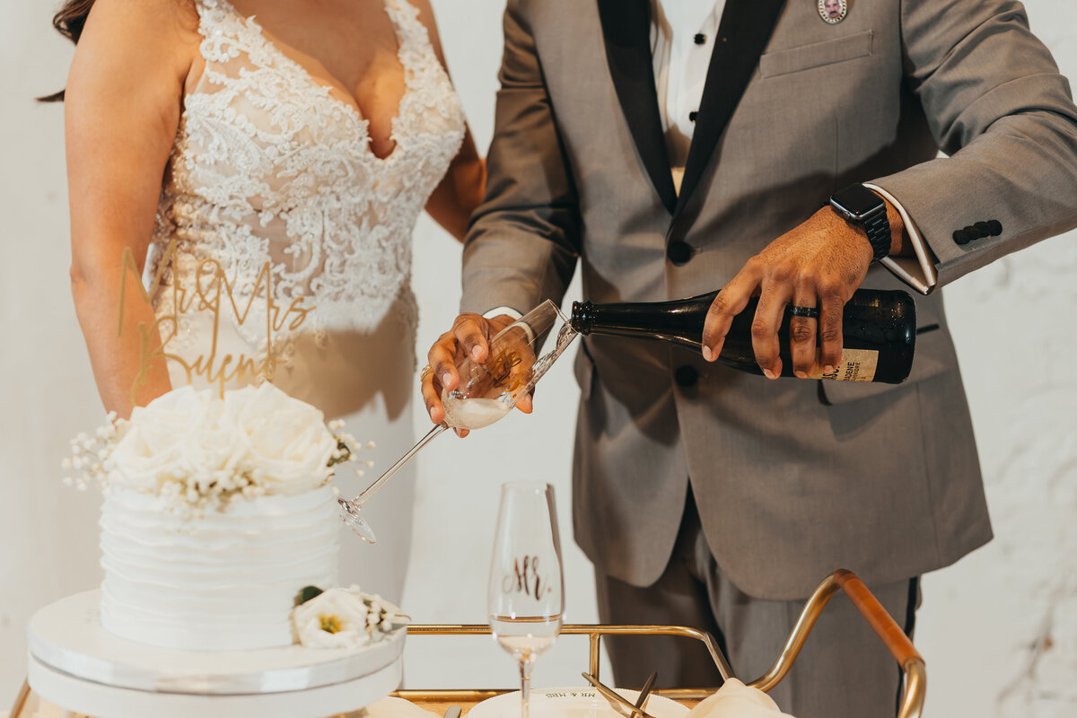 ariel-amir-photo-hotel-haya-elopement-chantilly-chic-celebrations-5