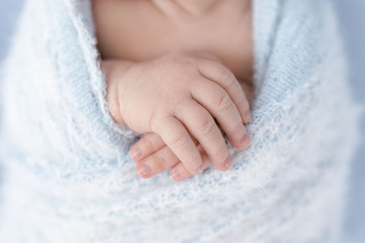 Louisville-Newborn-Photographer-22
