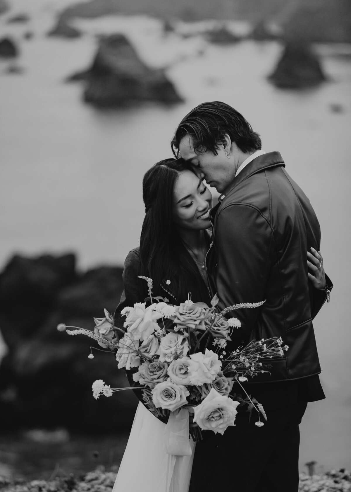 07312021_Chris+KaylaElopement_BodegaBayCA_AnjaJensenPhotography_161