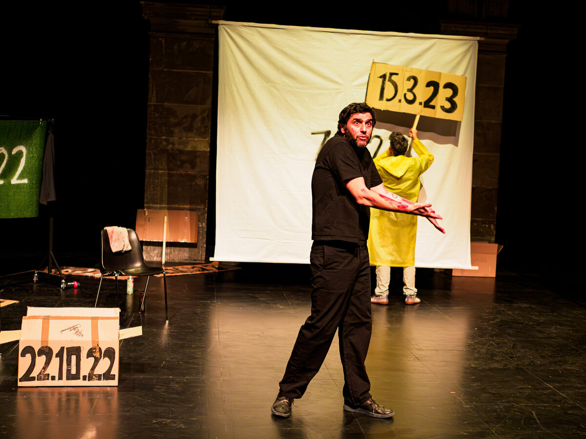 Mode d’emploi pour metteur en scène israélien en Europe texte, mise en scène, jeu Hannan Ishay, Ido Shaked  TPV_3190176-2-Enhanced-NR