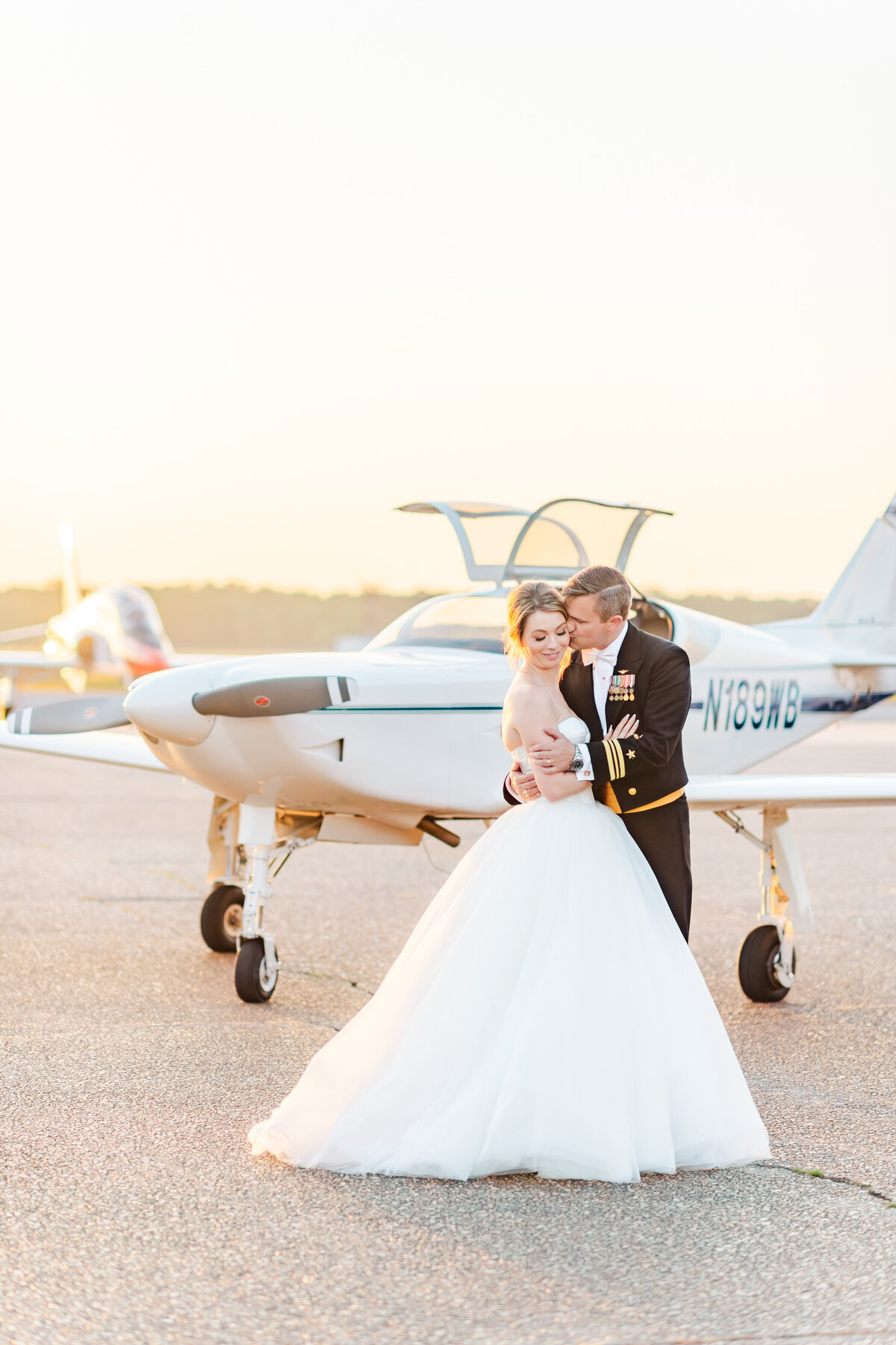 Merdian Mississippi Wedding at Key Bros Hanger _ Lauren Elliott Photography _ Sarah and TY-888