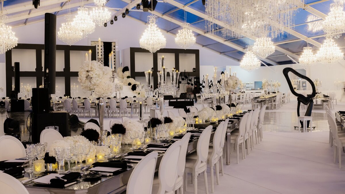 Fairytale Castle Wedding Chateau de Chantilly France by @alejandrapoupelevents 3
