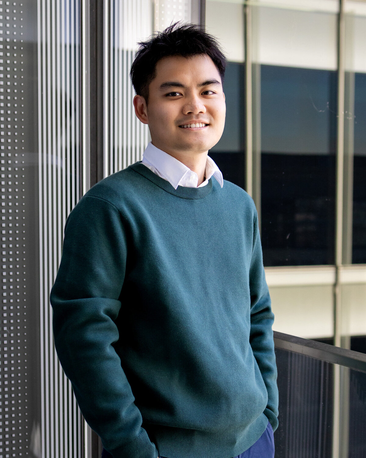 Friendly male headshot with green sweater and natural lighting – Bay Area Headshot Portfolio – Ellobelle Photography