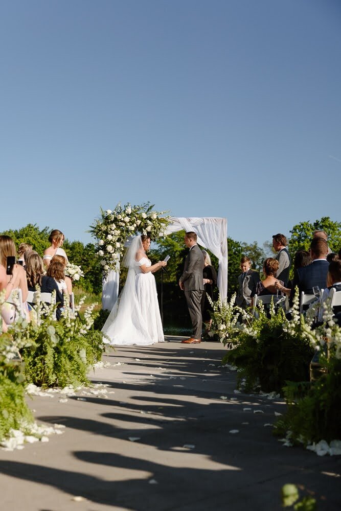 Nichole-Babiez-Photography-wedding-photographer-lincolnshire-marriott-forest-preserve-modern-elegant-whimsical-luxury-editorial-destination-42