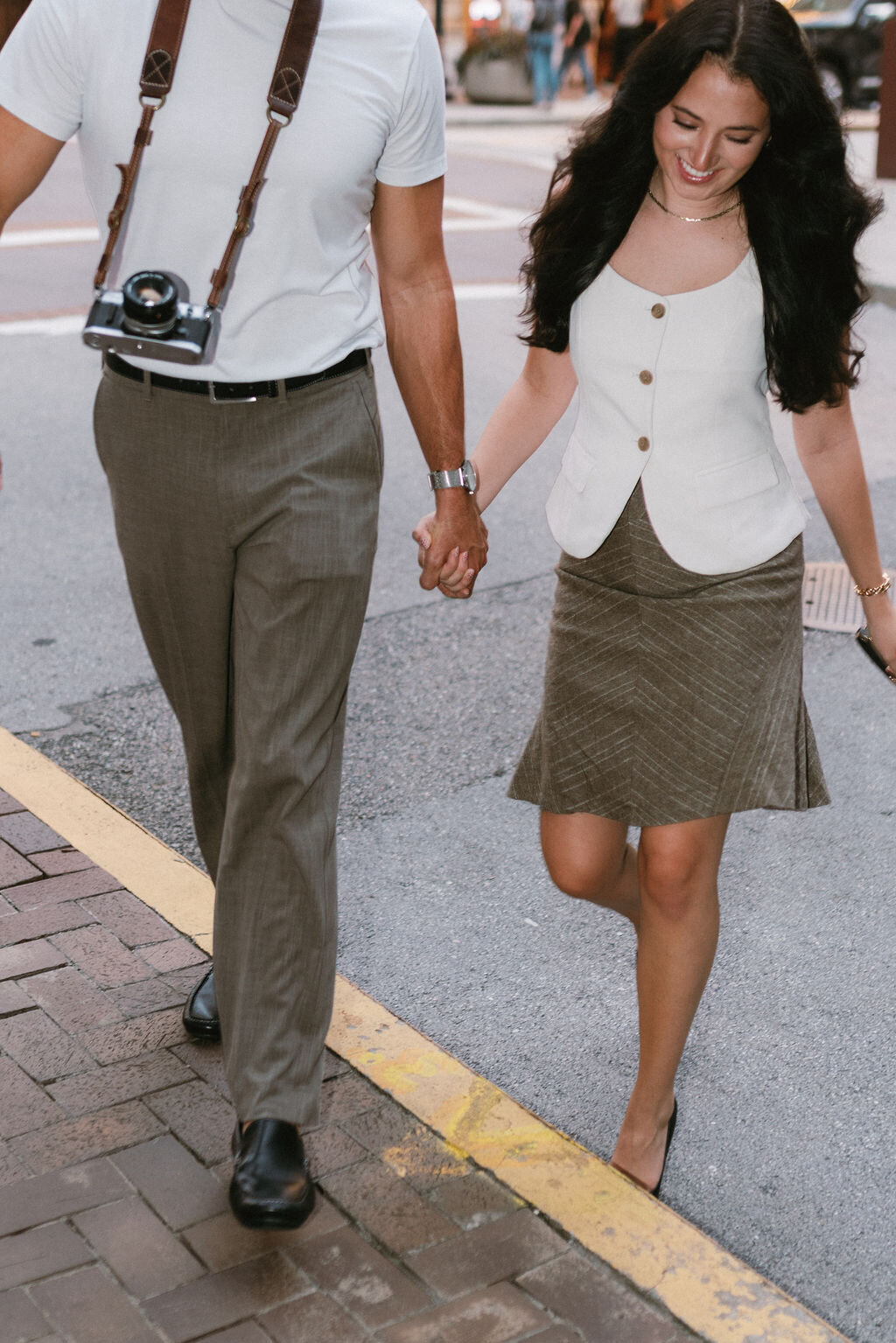 romantic film downtown engagement photos outfit inspiration knoxville tennessee-9