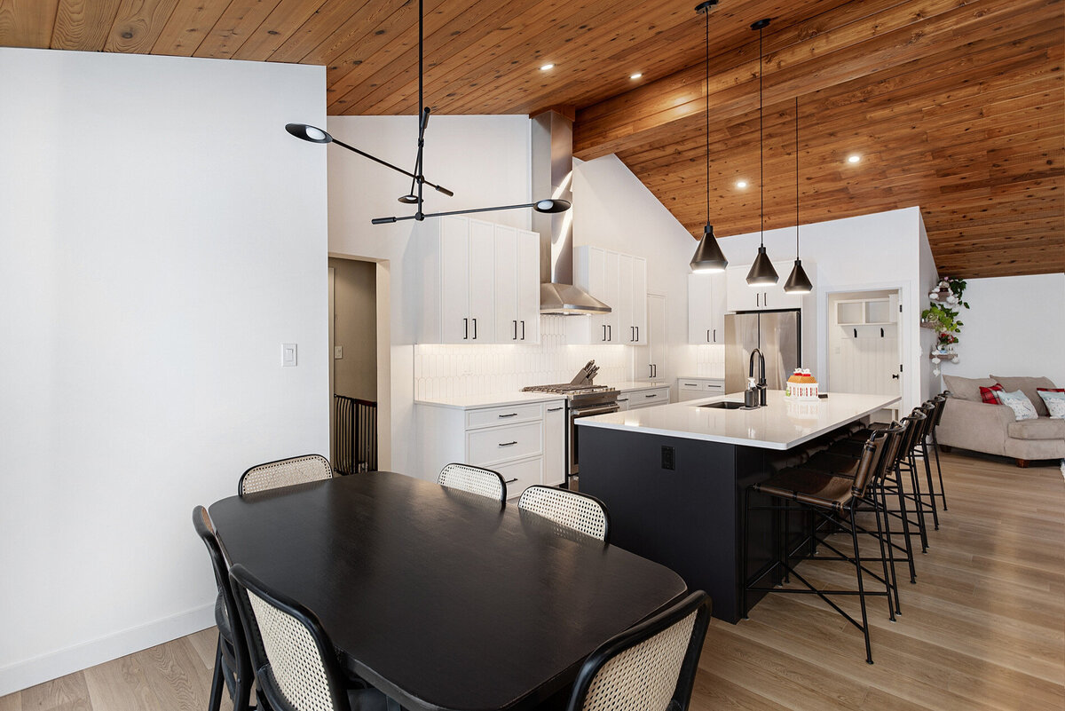 BestCustomCabinetsWalkInClosetsCustomKitchensEdmontonStAlbert3