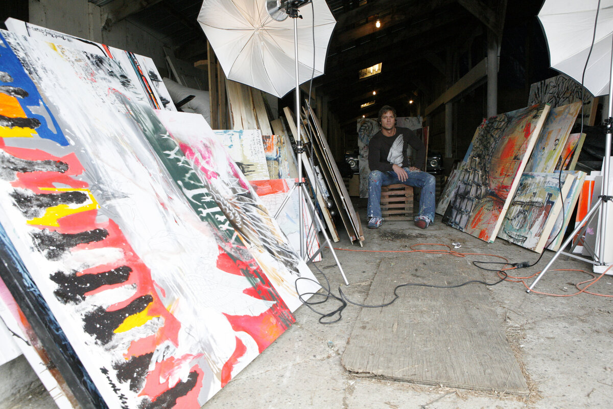 Brent Ray Fraser in Barn with Art - Photop by Jennifer Houghton 02