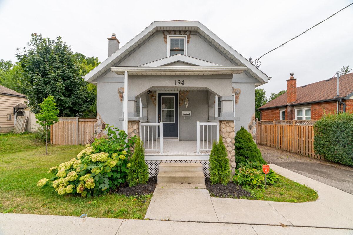 008-194dundas-8