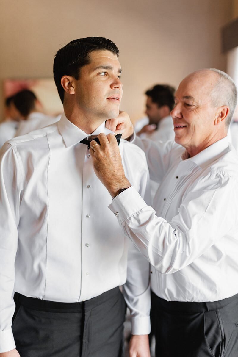 Classic Wedding at City Church of Evansville with Reception at ECC092