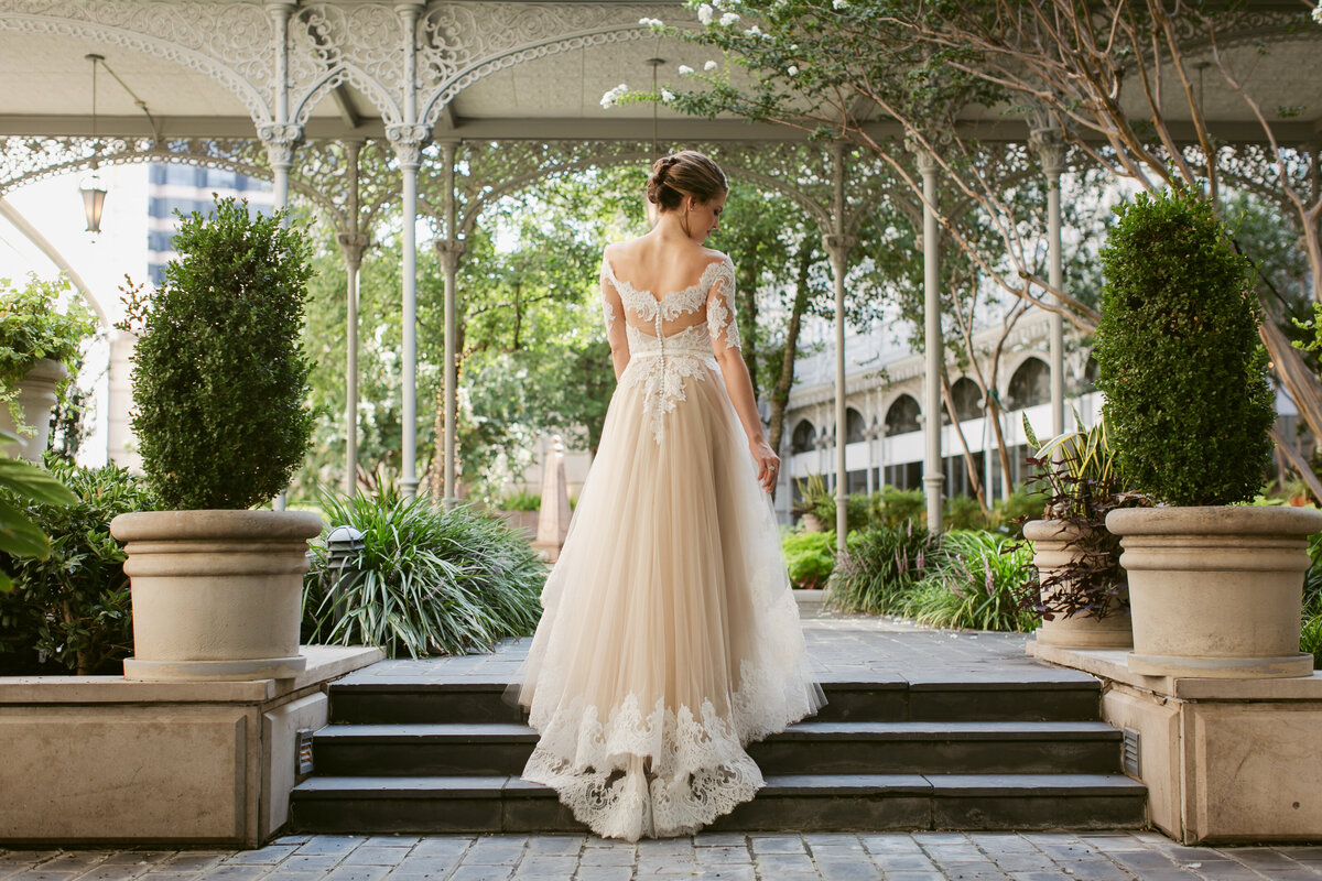 Bridal portraits at hotel crescent dallas