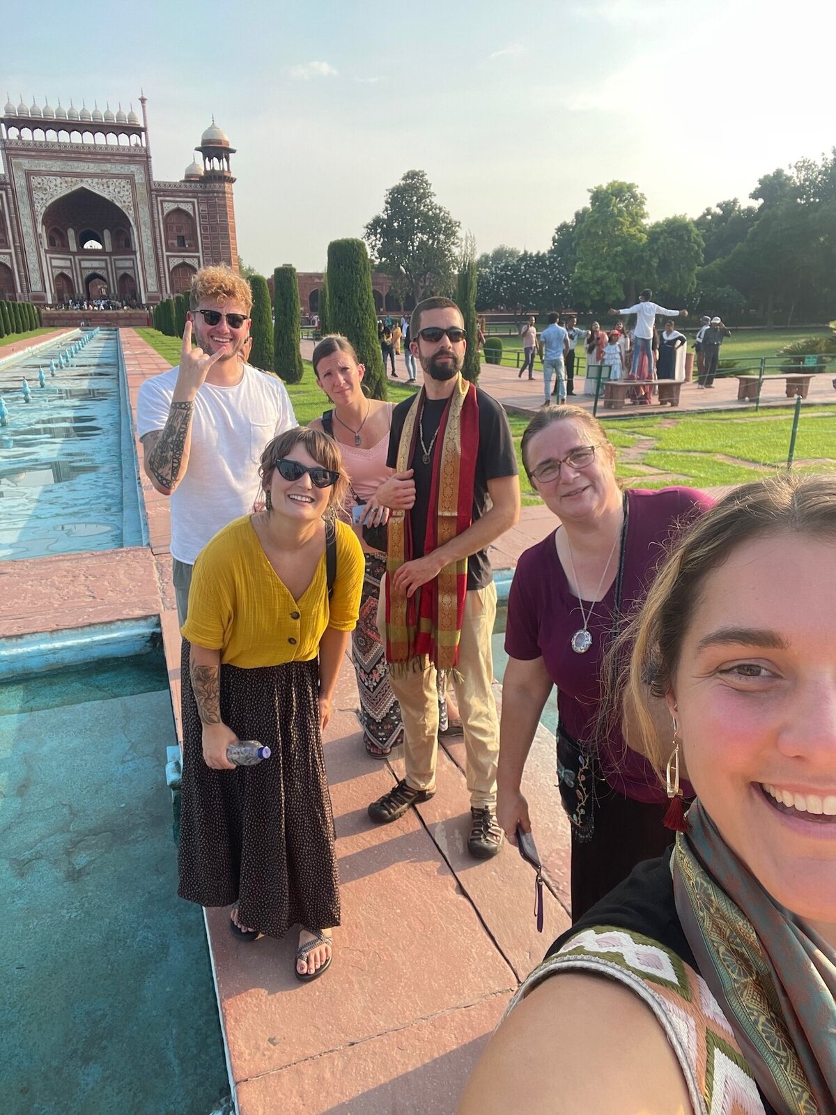 taj mahal mini group