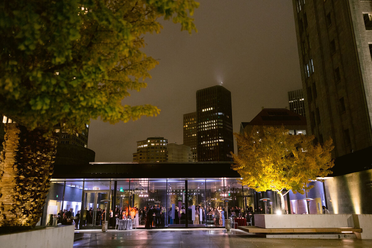 IC-larissa-cleveland-shannon-leahy-moma-mr-jius-san-francisco-152