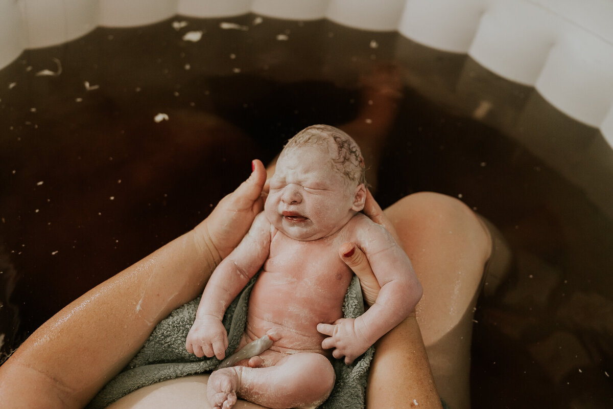 free birth | doula and brisbane birth photographer
