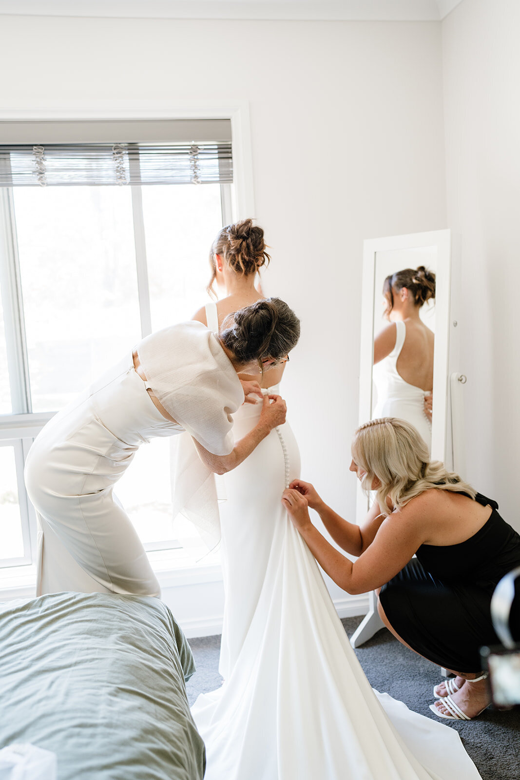 Lydia and Bradley - Bride Getting Ready - JessicaCarrollPhotographer-150_websize