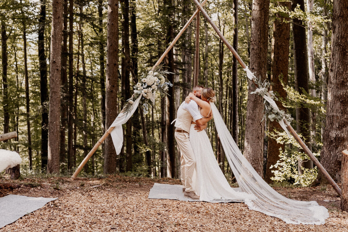 Stories by Jane_Hochzeitsfoto_Hochzeitsfotograf_Schweiz_Bohohochzeit_natürliche Hochzeitsfotos_guter Hochzeitsfotograf_Professionelle Fotos Hochzeit_Hochzeitsfotografie-36