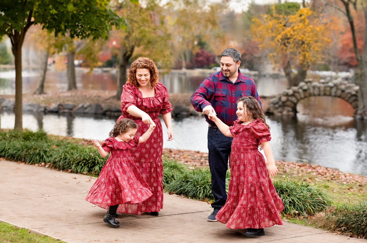 Family-spinning-Hungtington NY