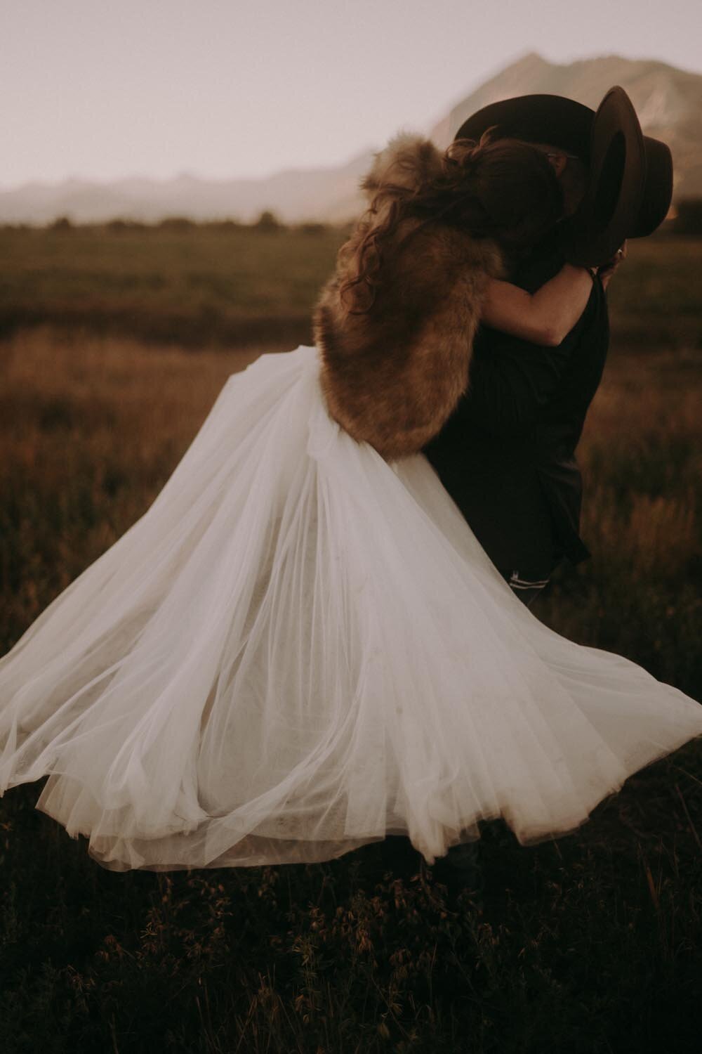 Liz&Gallen_WeddingDay_KiKiCreates-560