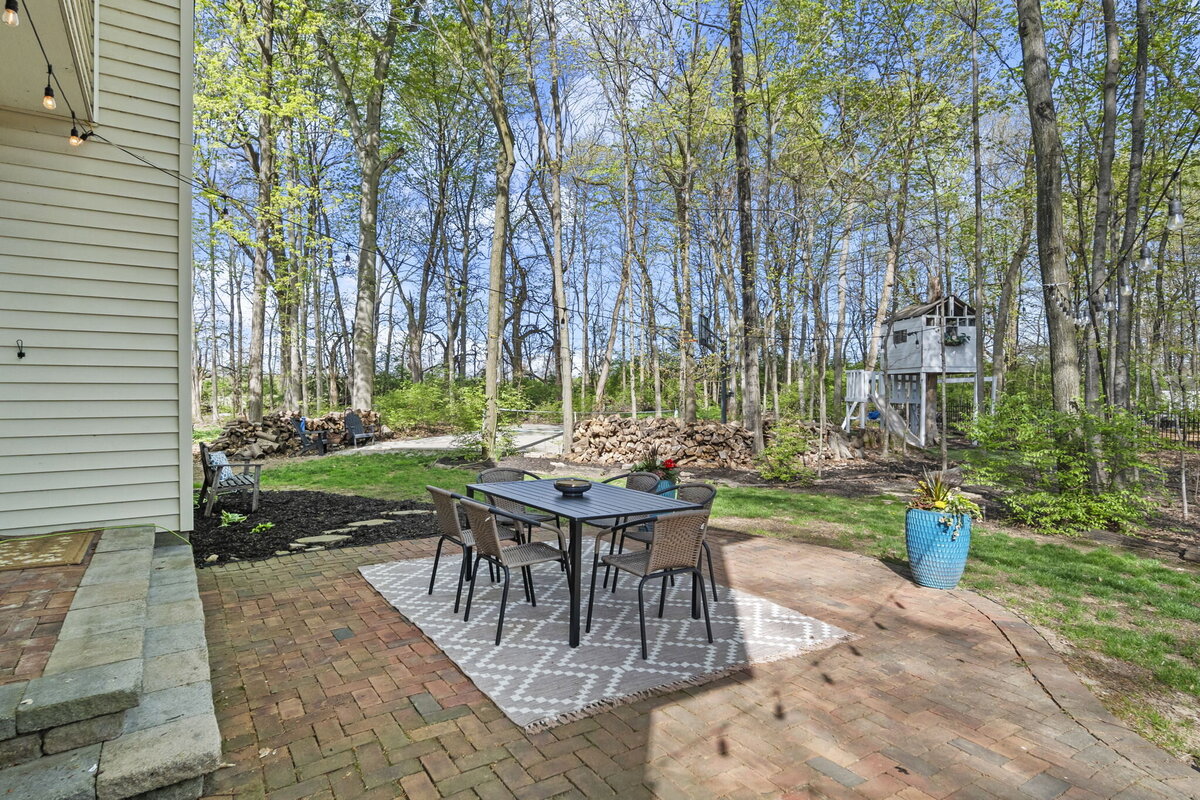 113-web-or-mls-A7404407