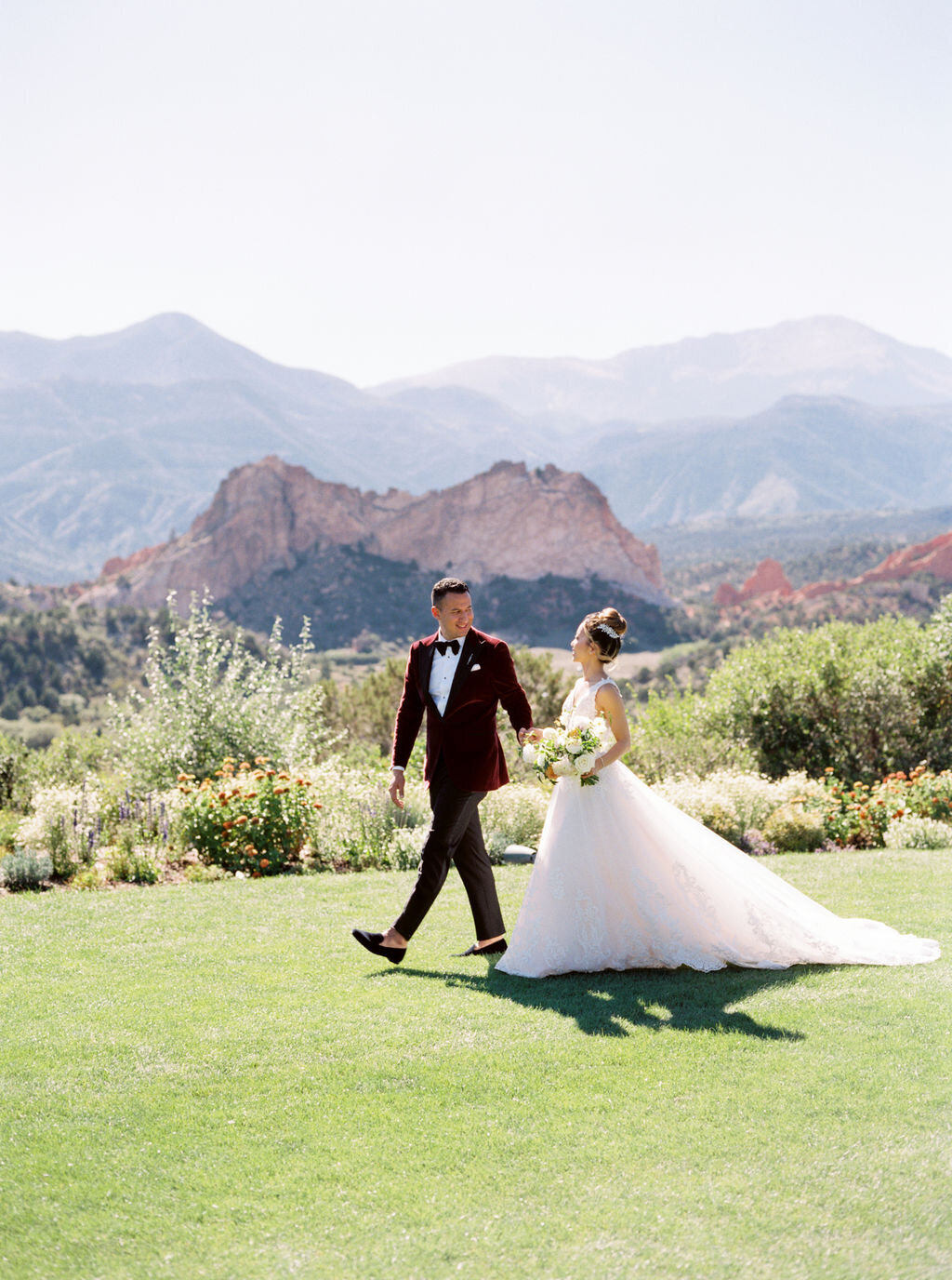 Carlos-Hernandez-Photography-Young-and-Michael-Wedding-Garden-of-the-Gods-Resort-Colorado-Springs-0186