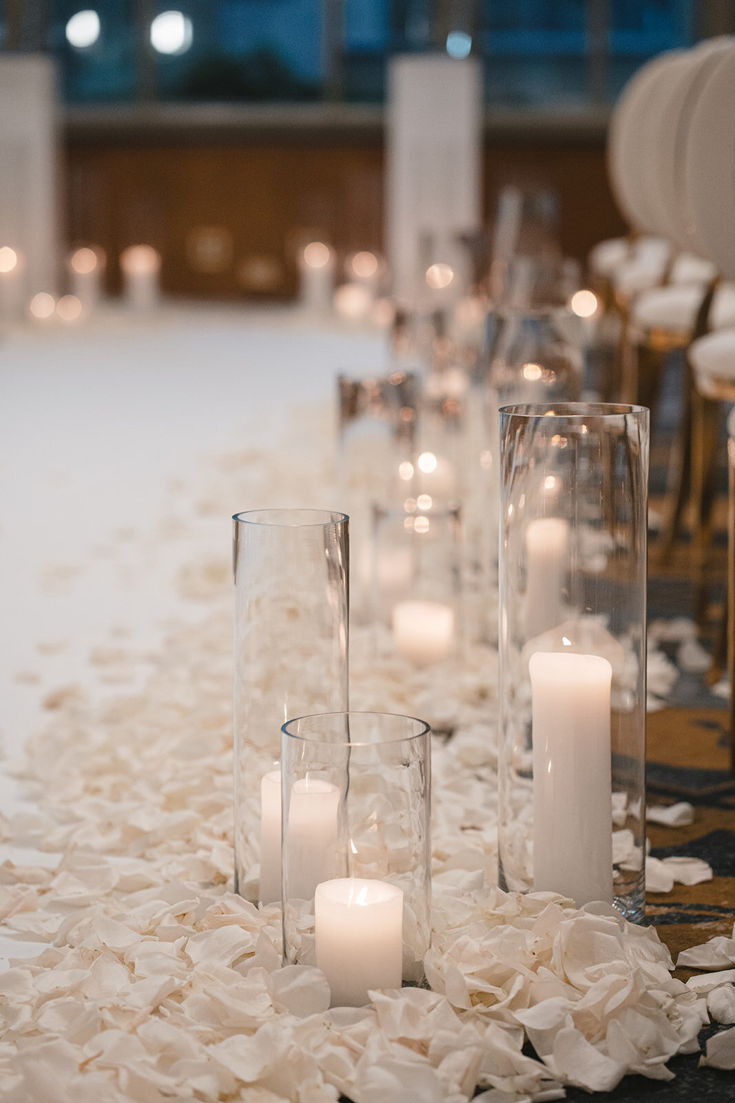 Grand-White-Wedding-Fairmont-Hotel-Flora-Nova-Design-Seattle-00004