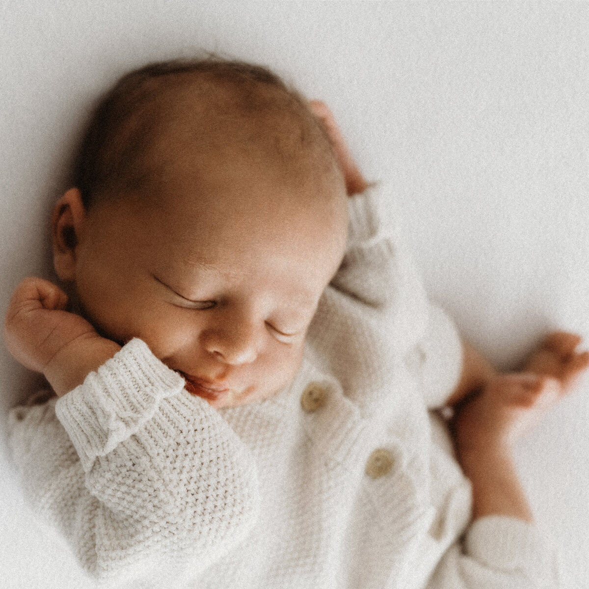 LittleWhitePhotography-Newborn-8