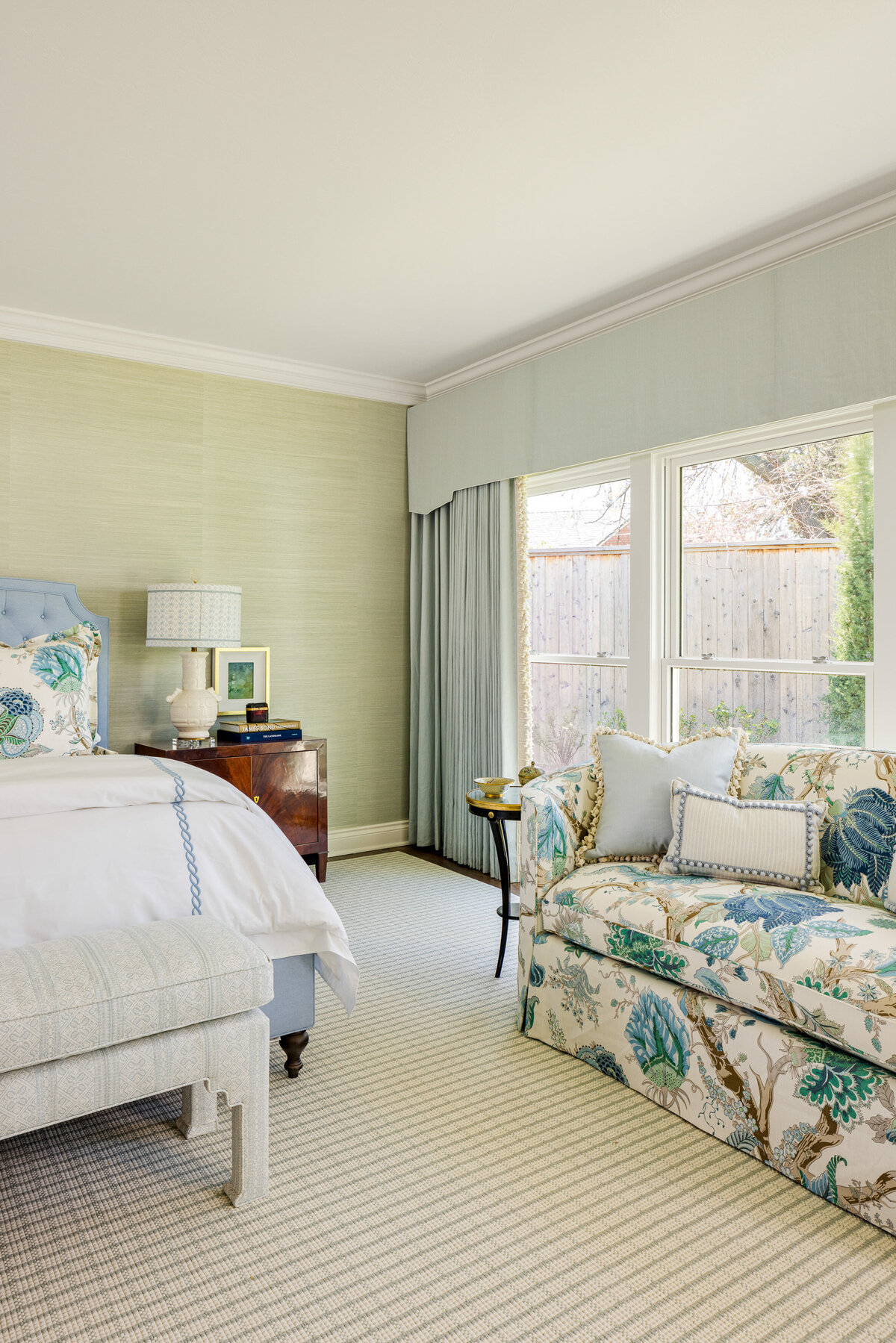 amys-interiors-dallas-classic-transition-12