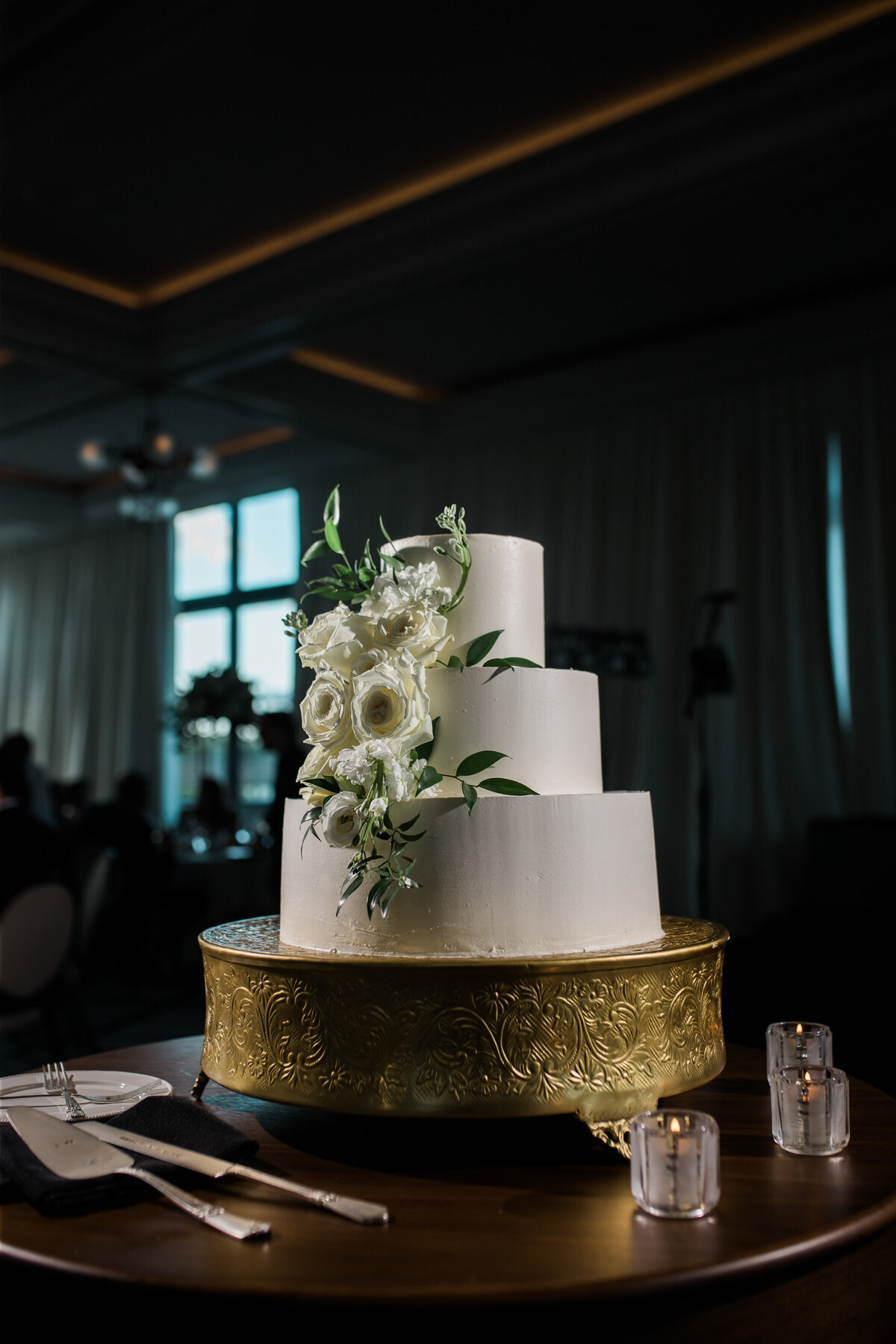 white wedding cake