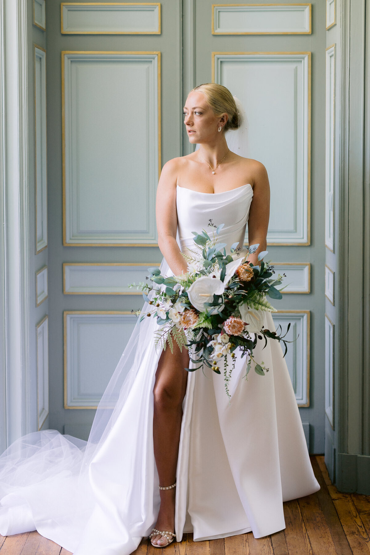 Modern_Fashion_Chateau_Durantie_Destination_Wedding_Photographer-35