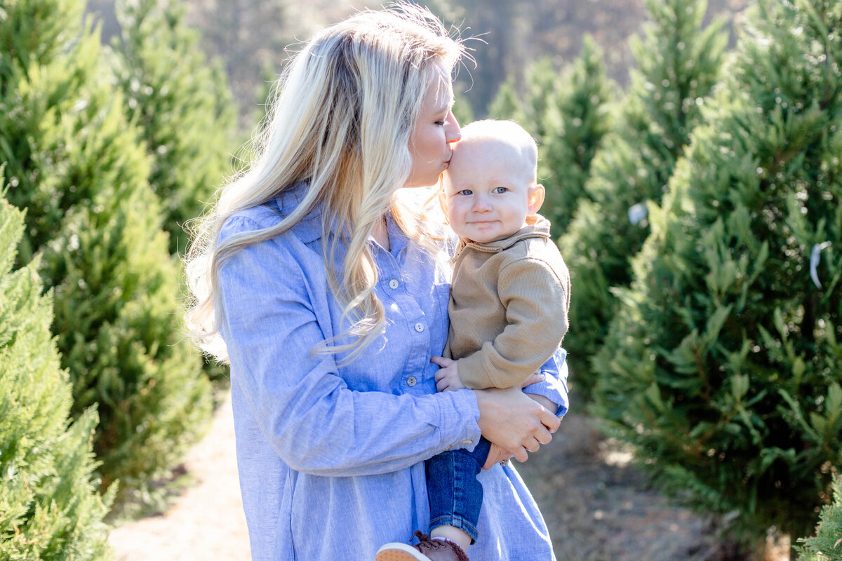 ChristmasTreeFarmMiniSessionGreenvilleSCJennyMacyPhotography-KellyB-33