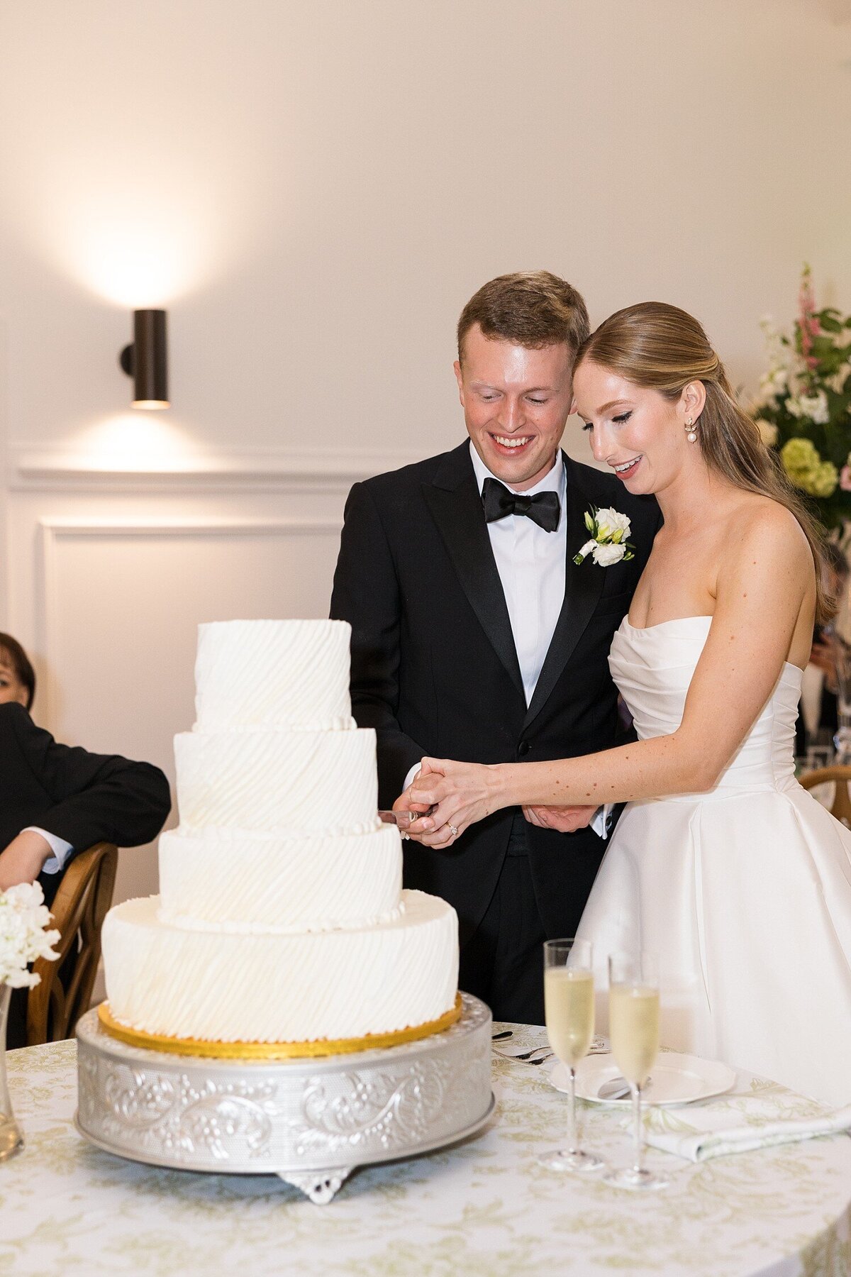 Raleigh-NC-Wedding-Photographer-The-Maxwell-Sarah-Hinckley-Photography-Timeless-Wedding-Photographer-_0031