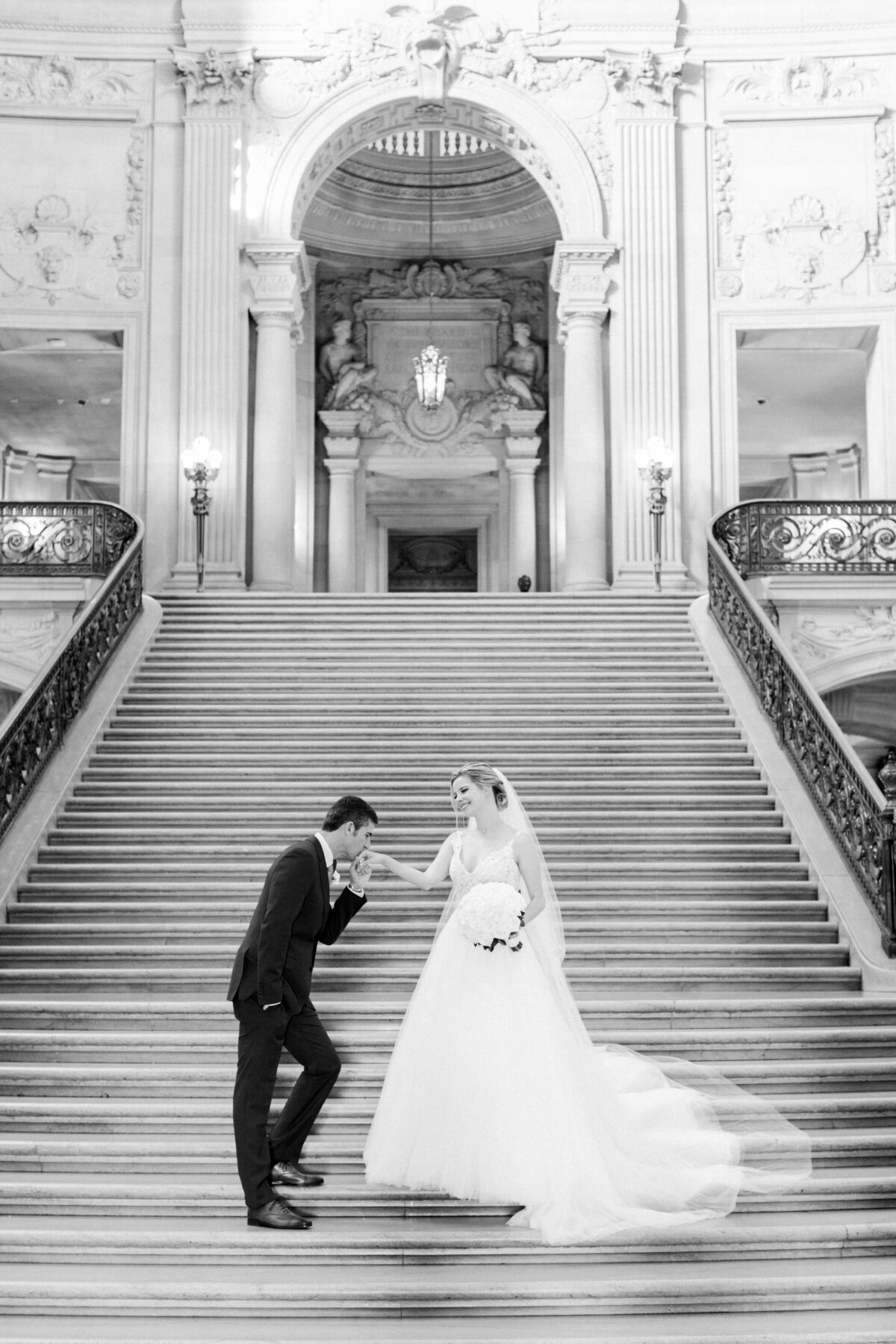 Best_San_Francisco_City_Hall_Wedding_photographer-006