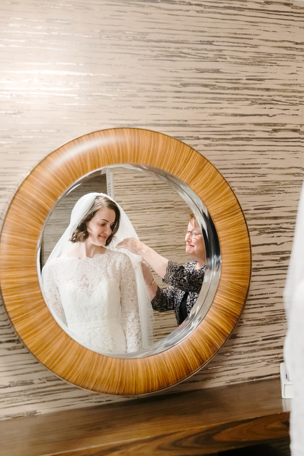 Wedding getting ready at JW Essex house marriot, NYC | Oduma photography-38