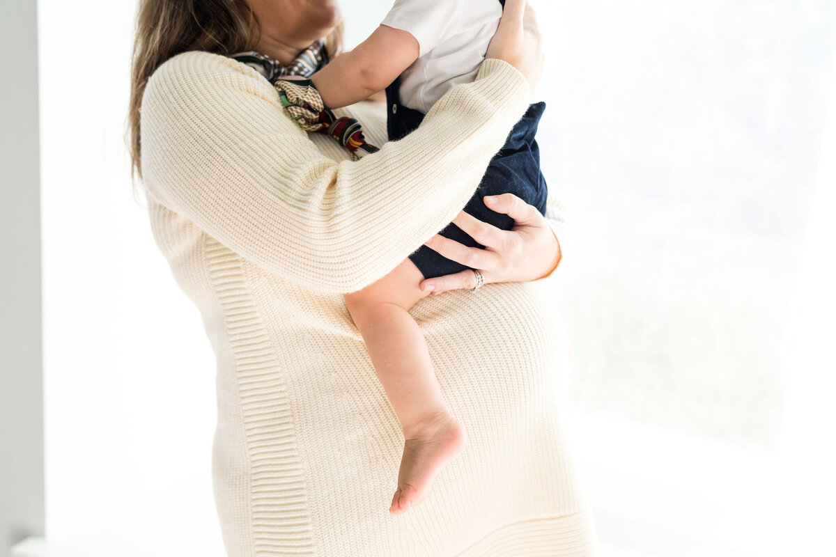 austin-family-photographer-at-home-session (5)